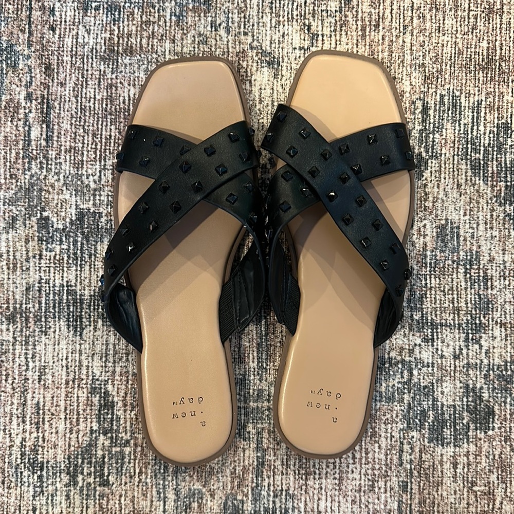 A NEW DAY WOMEN’S Sandals Black Stud Criss Cross Flats Women’s size 8 - Picture 3 of 6